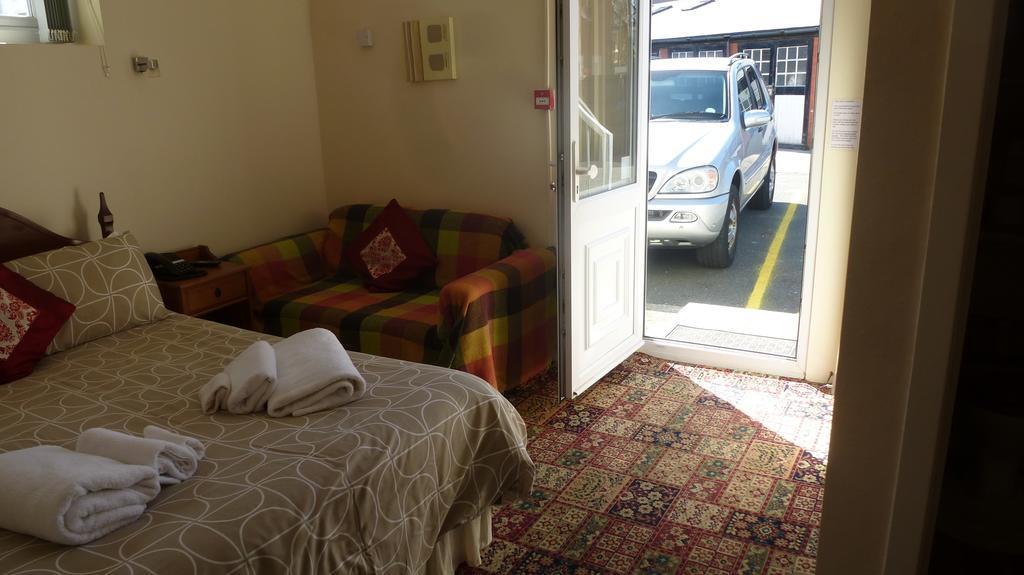 Whitehall Guest House كولوين باي المظهر الخارجي الصورة